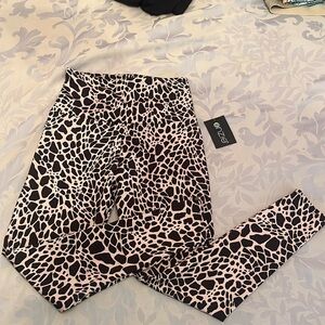 Onzie high rise leggings NWT